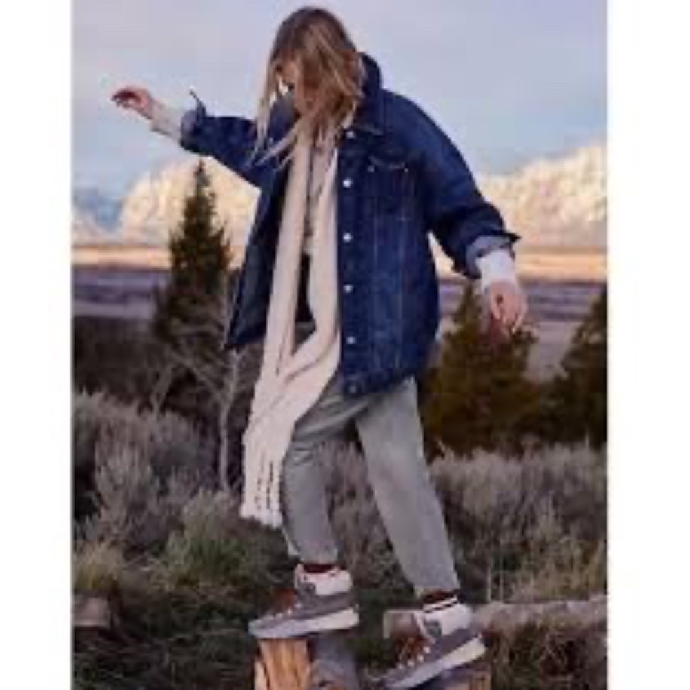Pilcro Classic Blue Denim Jean Jacket Medium Men’s / Women’s Unisex